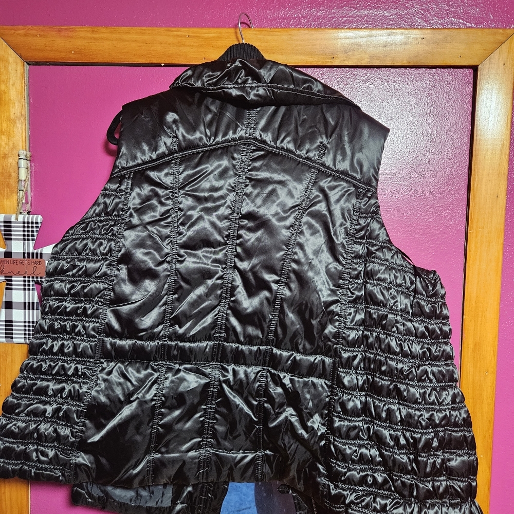 Outer Plus Size Vest - Picture 5 of 9
